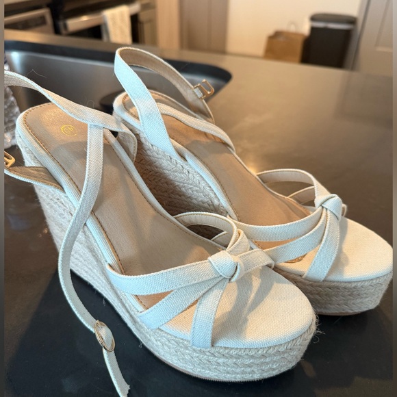 NEVER WORN Cream Wedge Sandals - Picture 1 of 3